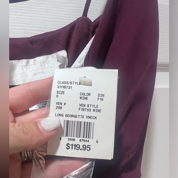 Beautiful dress - Picture 7 of 8